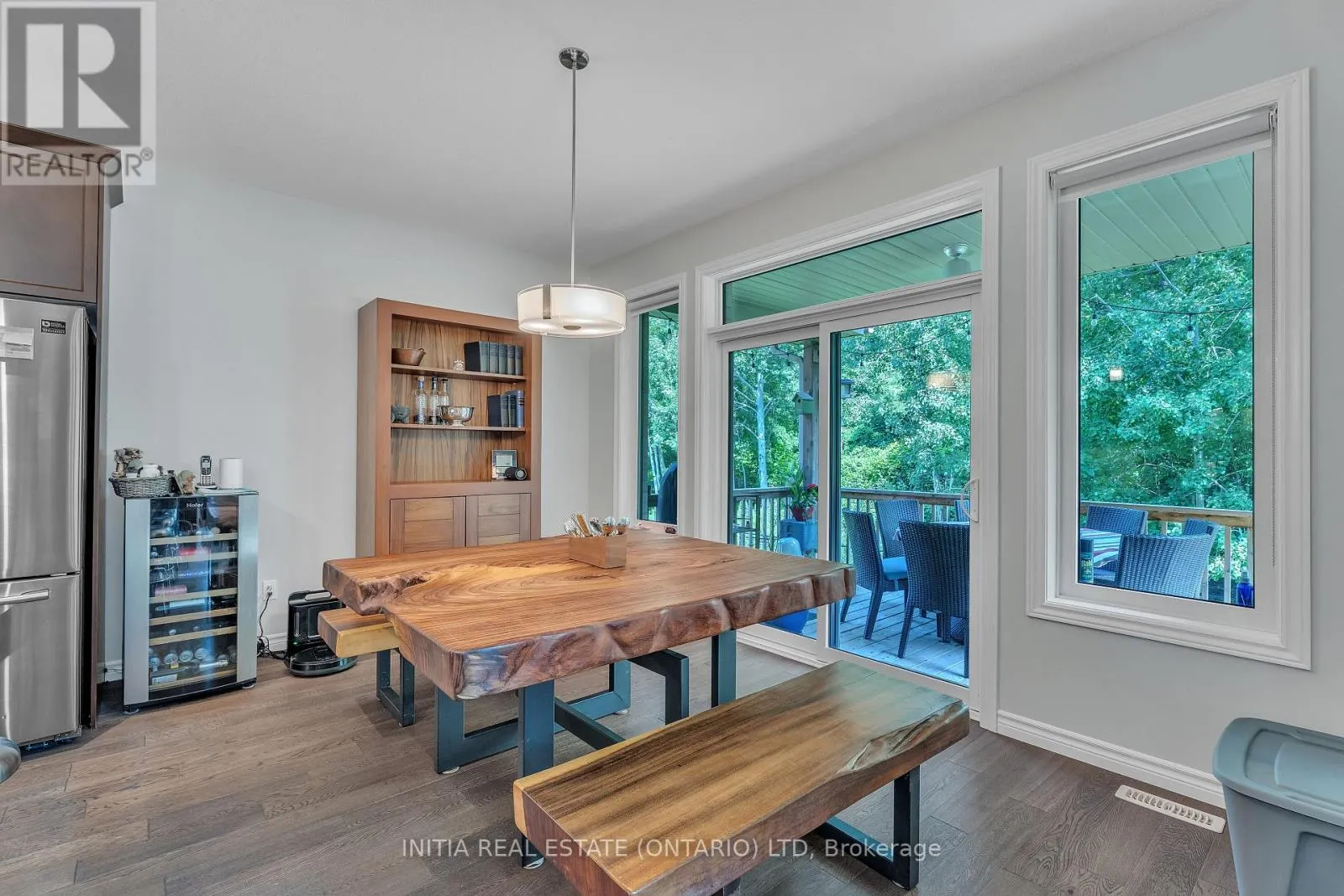 1303 DYER CRESCENT