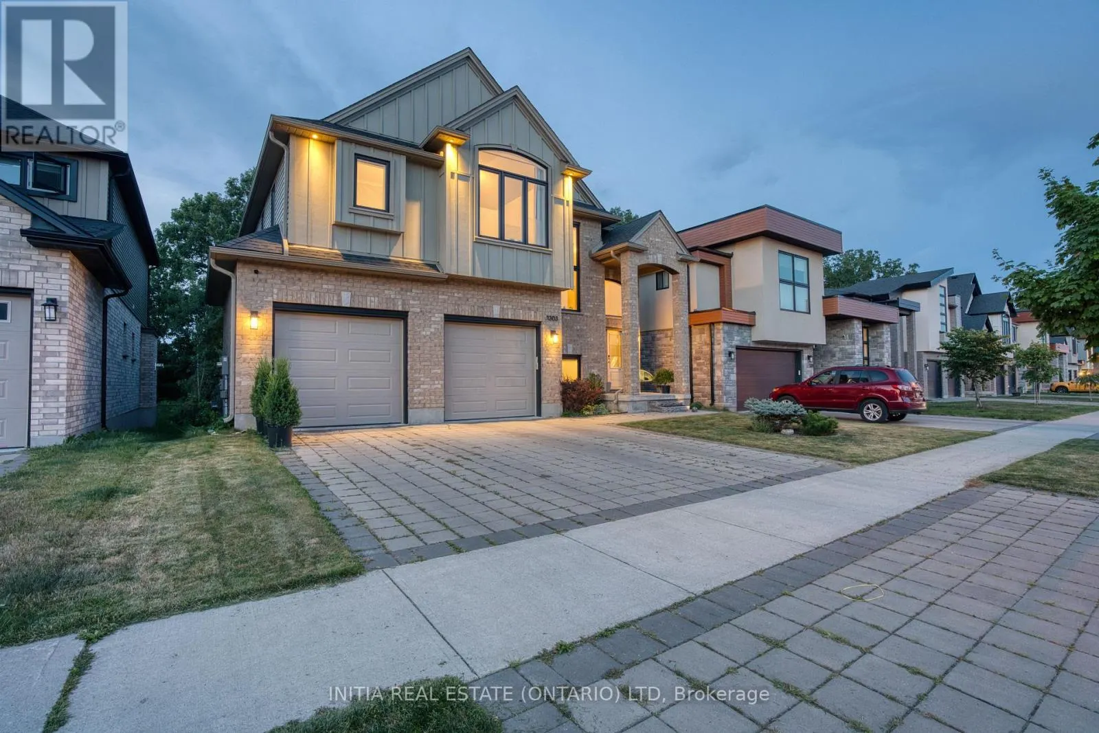 1303 DYER CRESCENT
