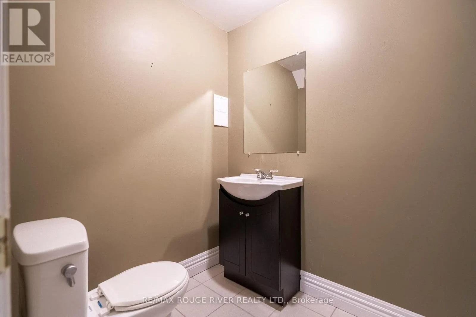 3 - 494 ELGIN STREET W, #3