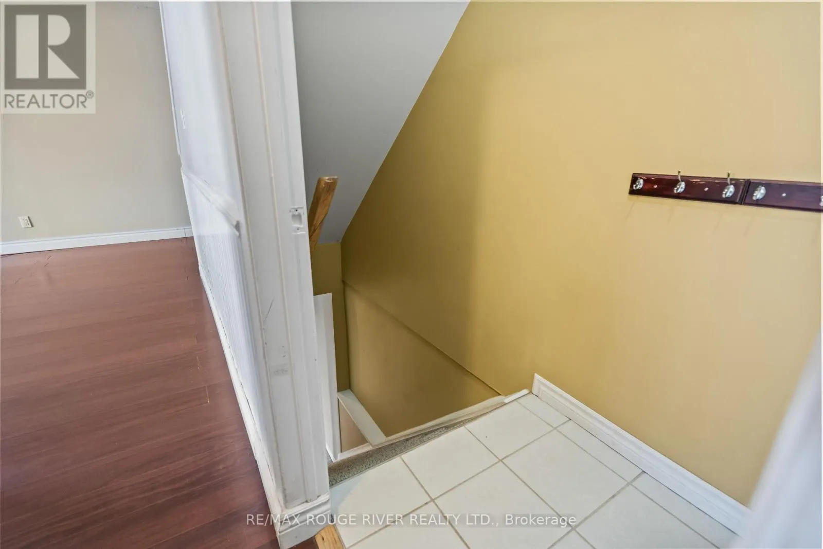 3 - 494 ELGIN STREET W, #3