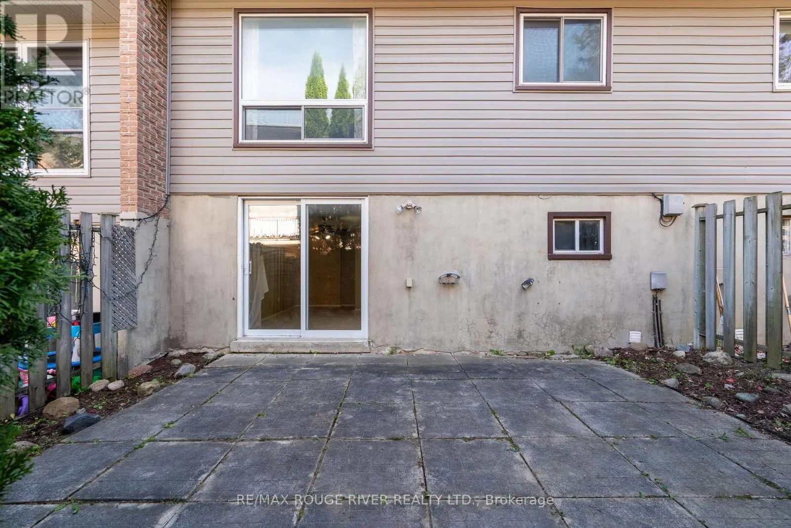 3 - 494 ELGIN STREET W, #3