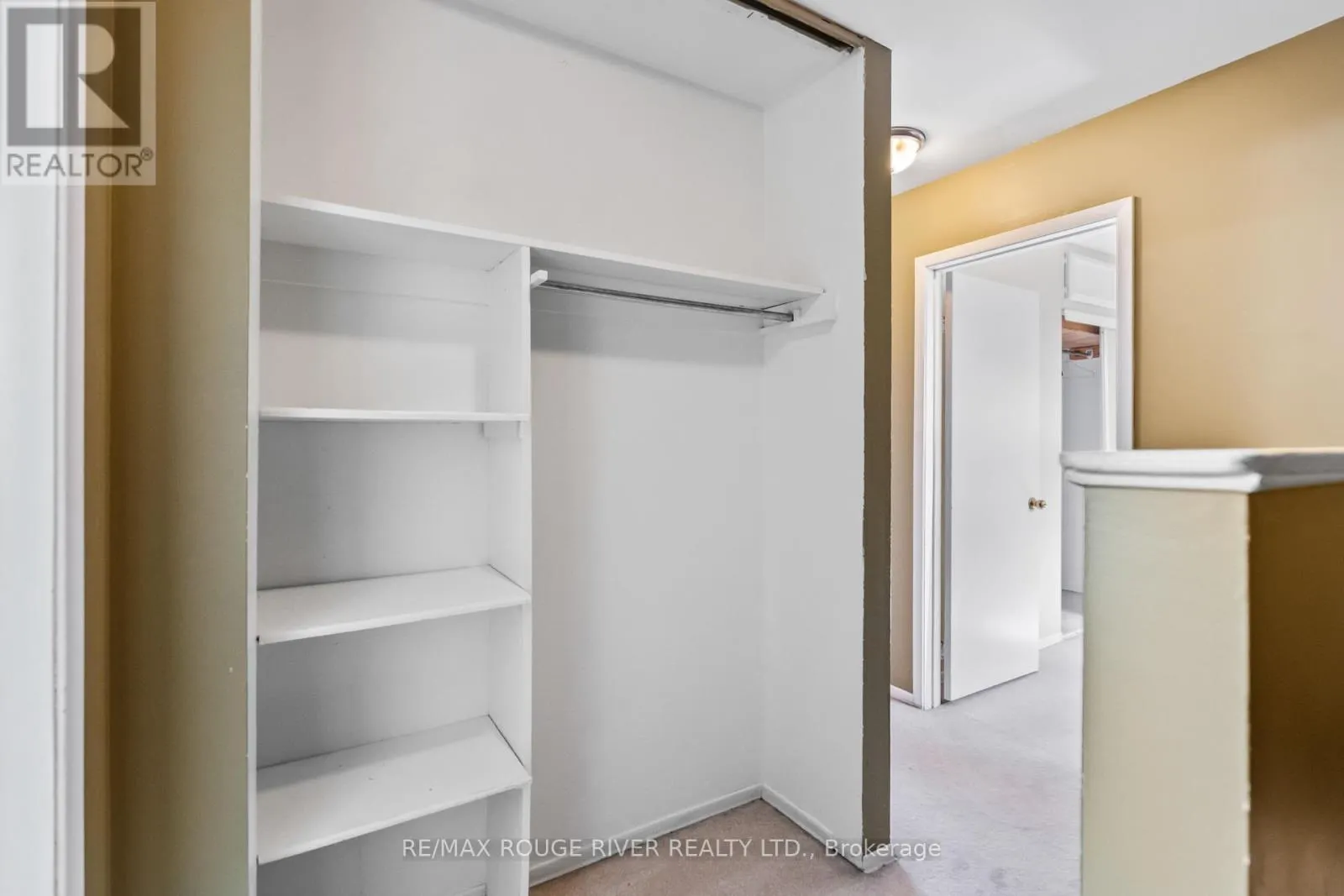 3 - 494 ELGIN STREET W, #3