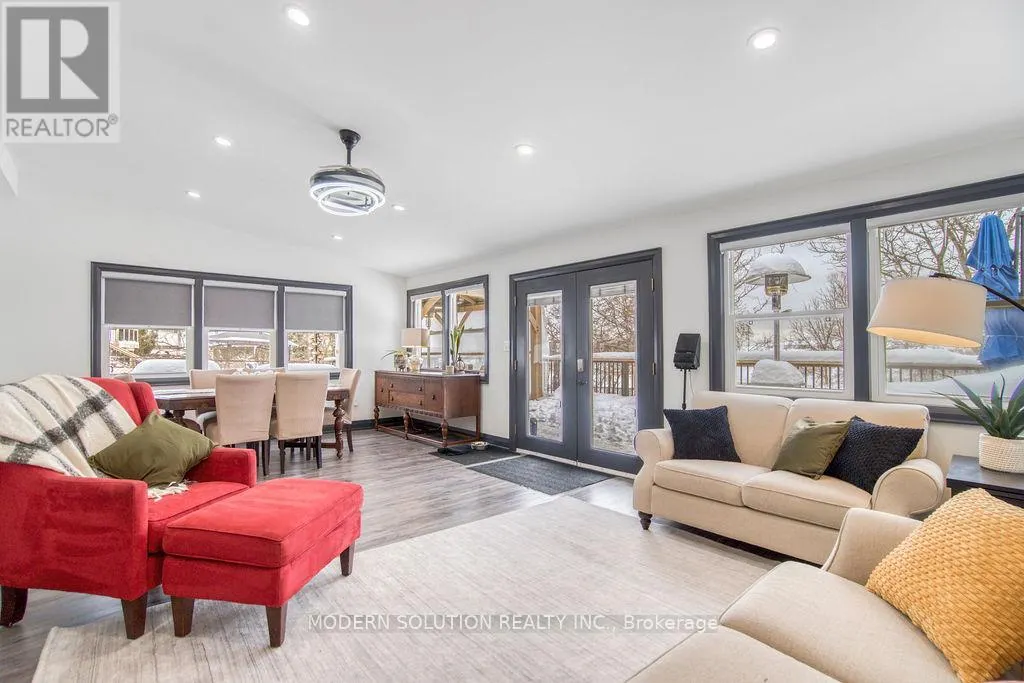 82 SHEA CRESCENT