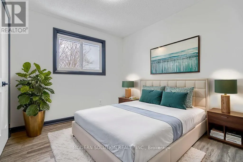 82 SHEA CRESCENT