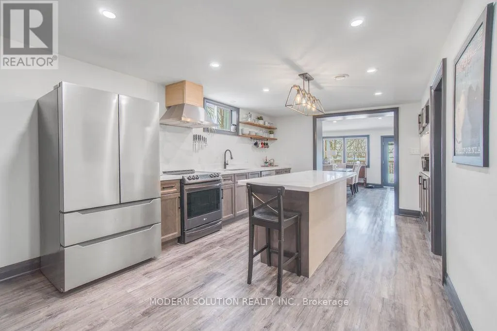 82 SHEA CRESCENT