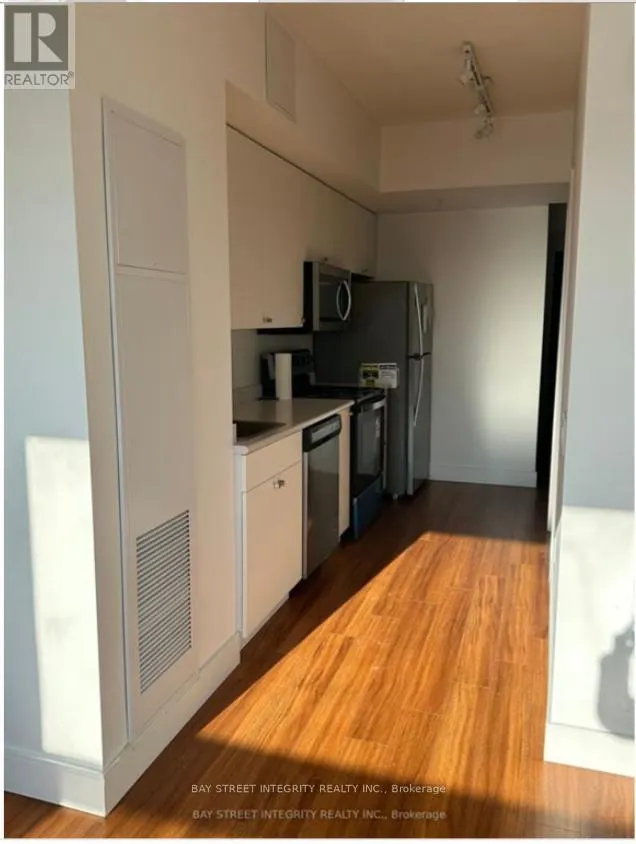 UNIT 811 - 1 WELLINGTON ST. STREET