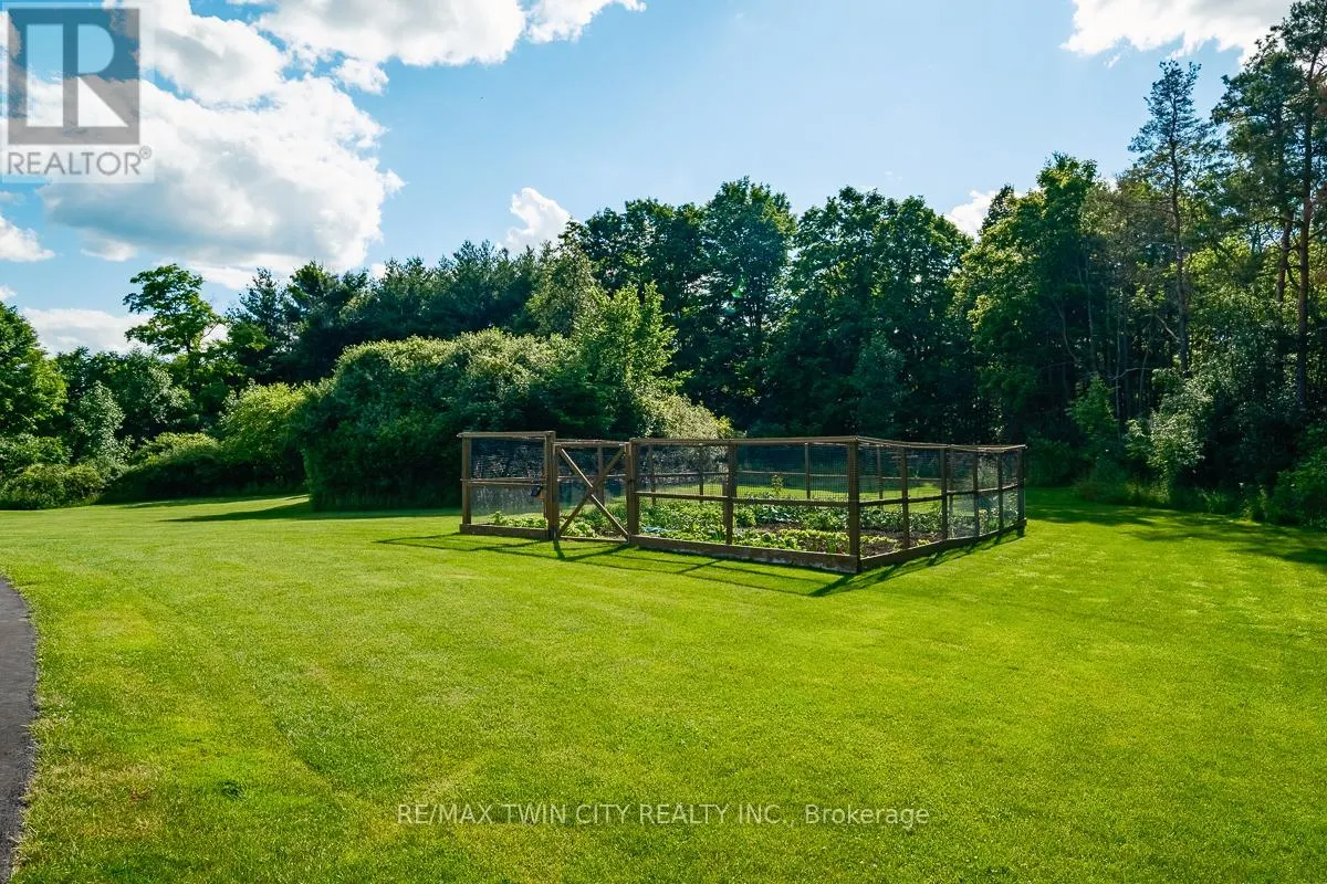 1532 6TH CONCESSION ROAD W
