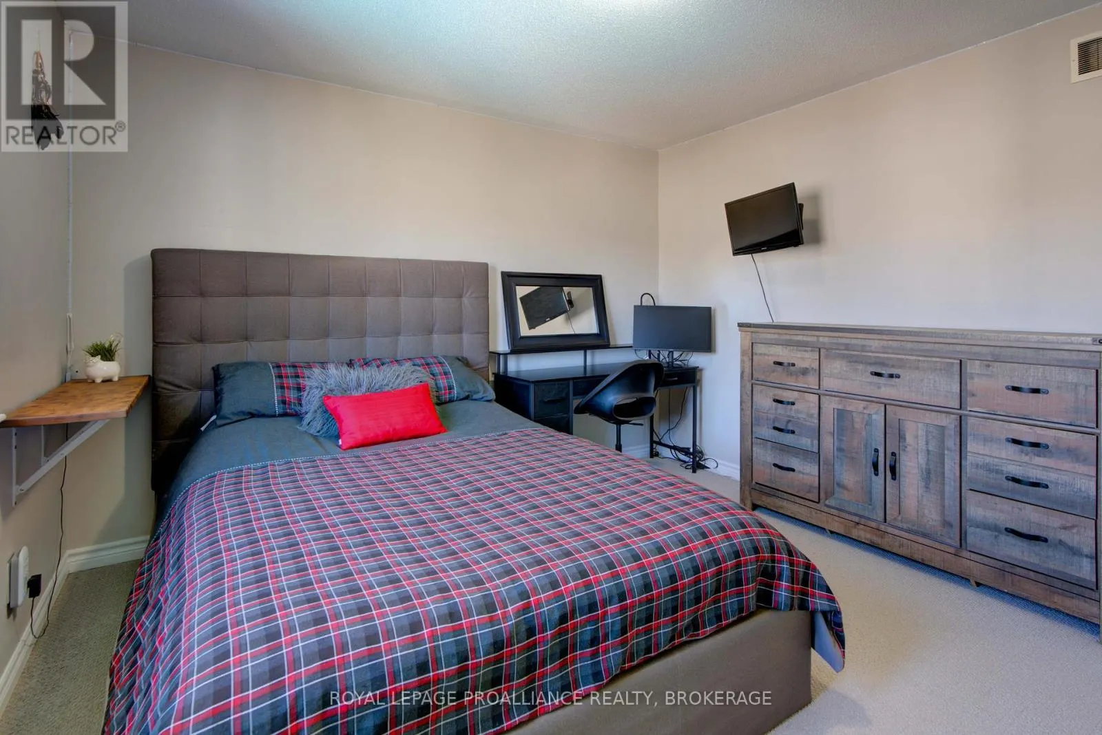 496 CHERYL PLACE