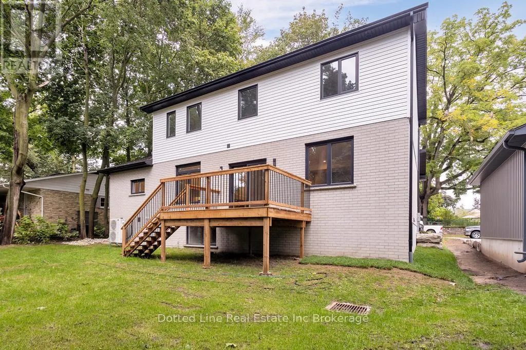 9 DELEVAN CRESCENT