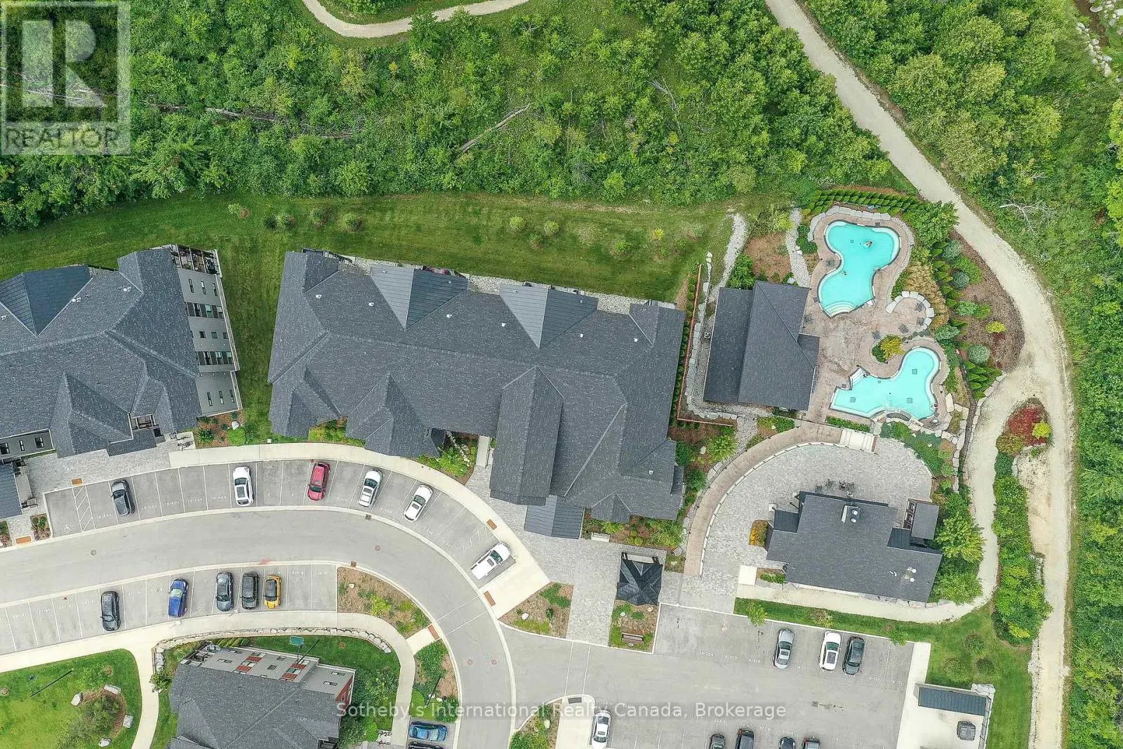 402 - 16 BECKWITH LANE, #402