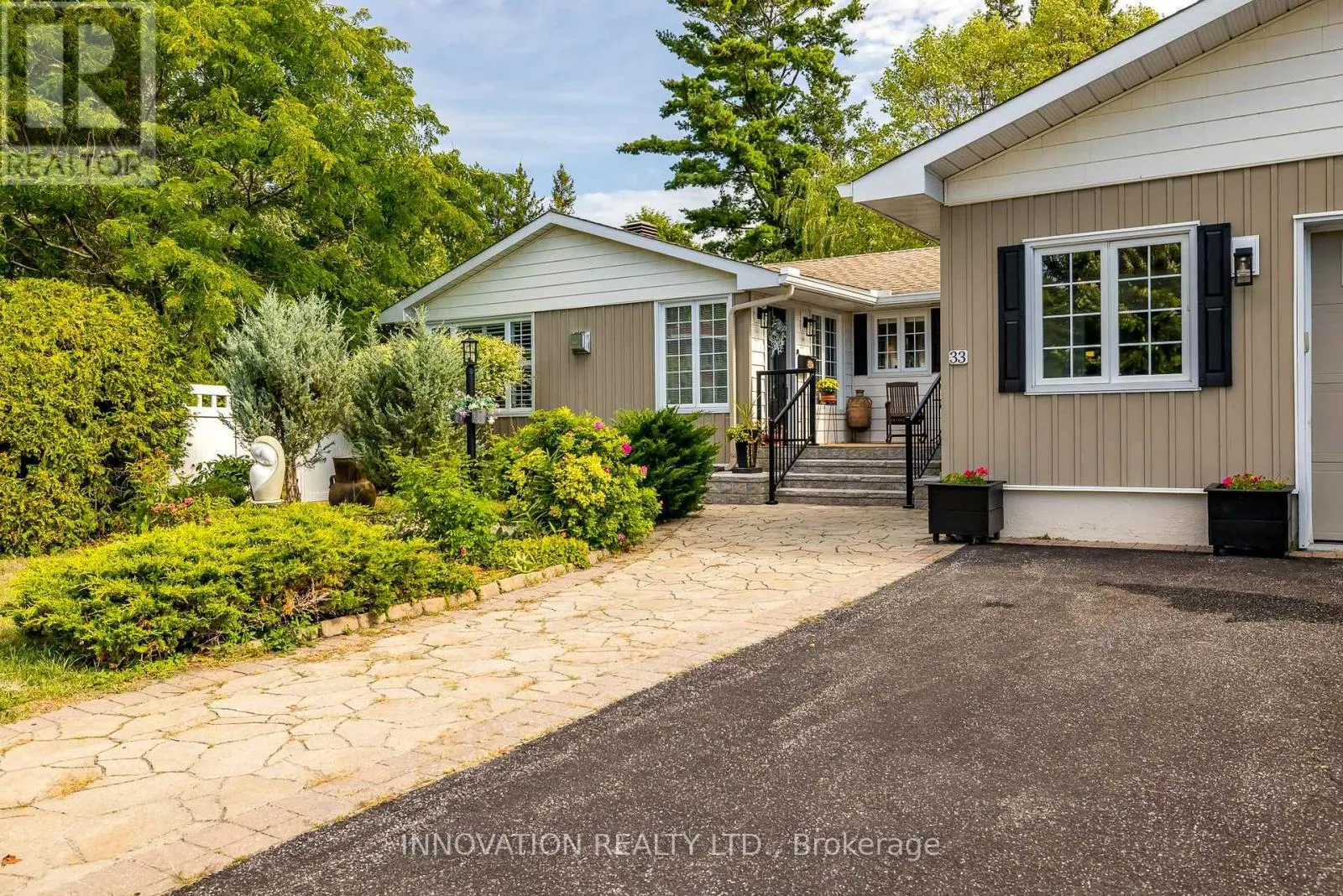 33 ARNOLD DRIVE