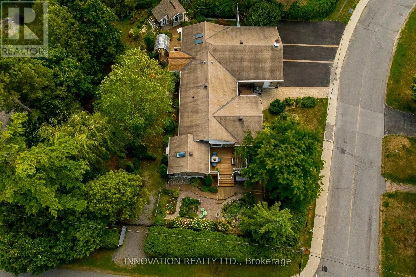 33 ARNOLD DRIVE
