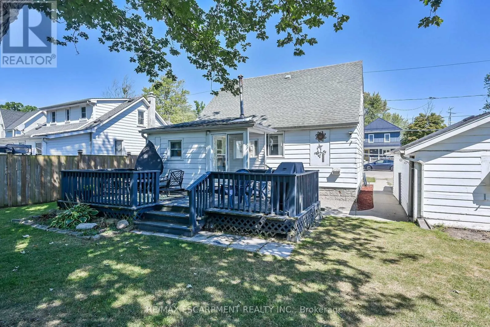 122 FAIRVIEW AVENUE E