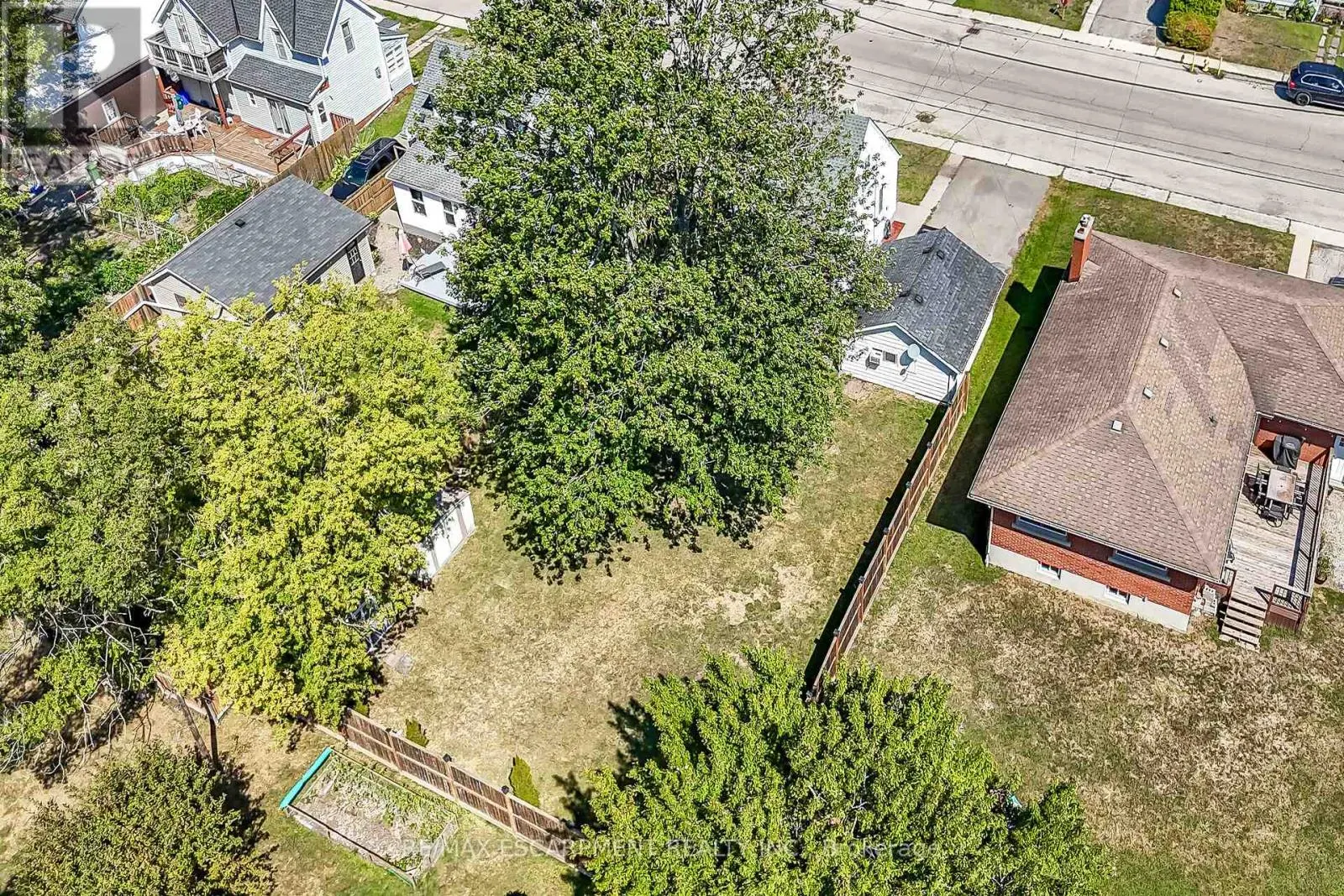 122 FAIRVIEW AVENUE E