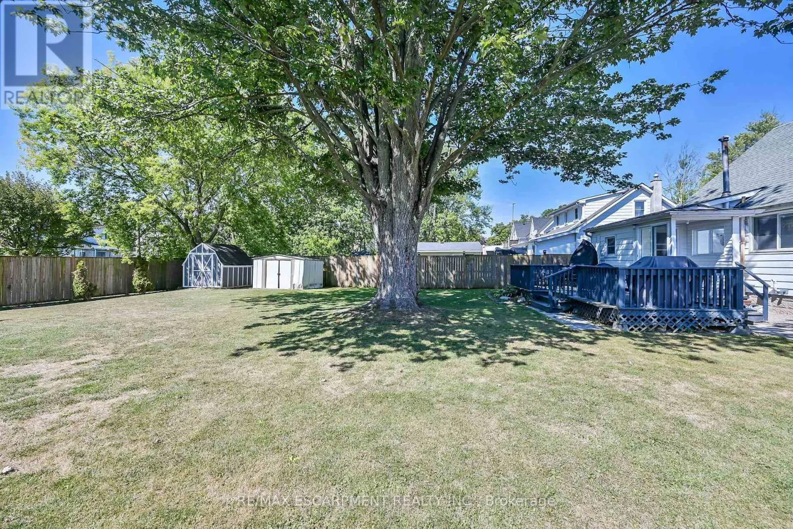 122 FAIRVIEW AVENUE E