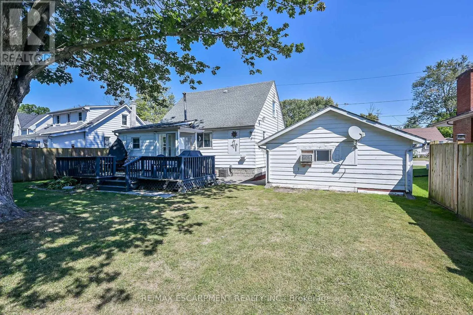 122 FAIRVIEW AVENUE E