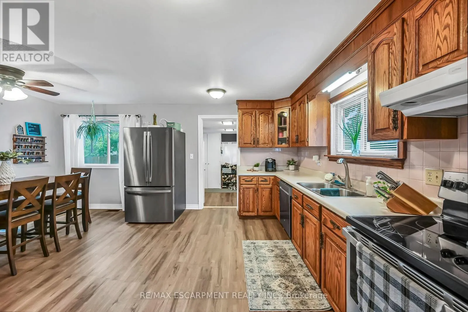 122 FAIRVIEW AVENUE E