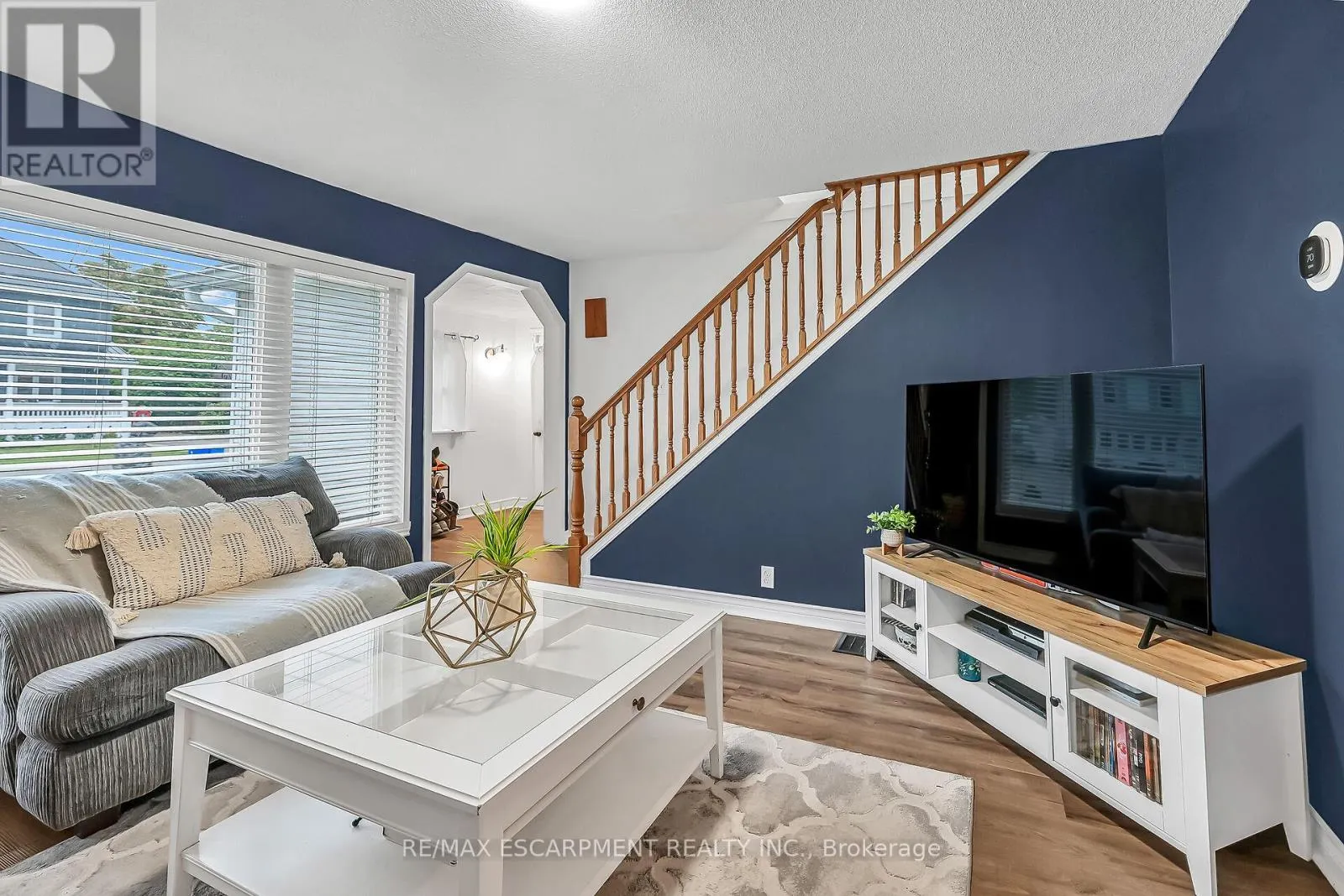 122 FAIRVIEW AVENUE E