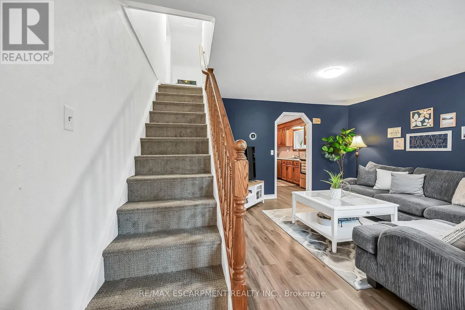 122 FAIRVIEW AVENUE E