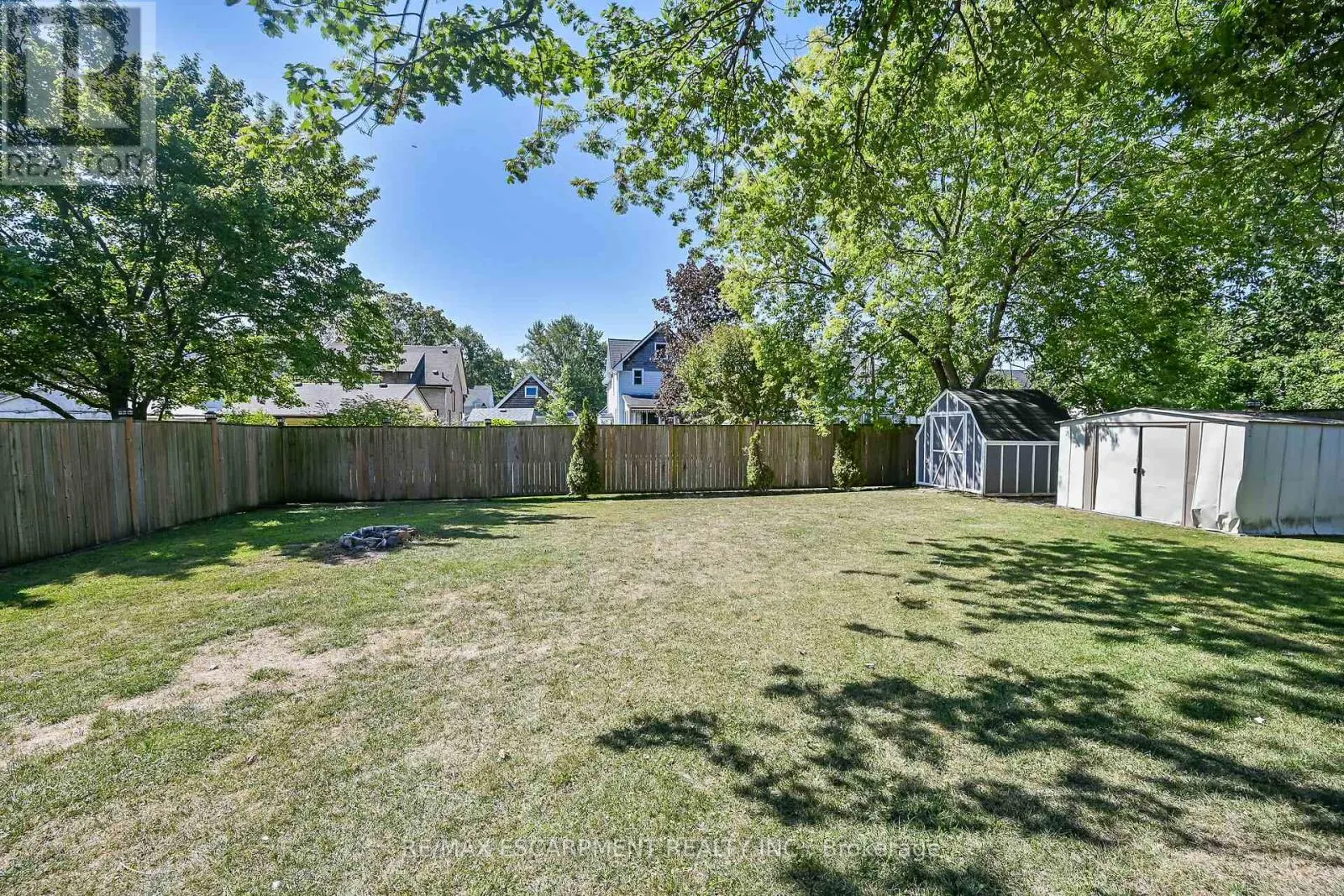 122 FAIRVIEW AVENUE E