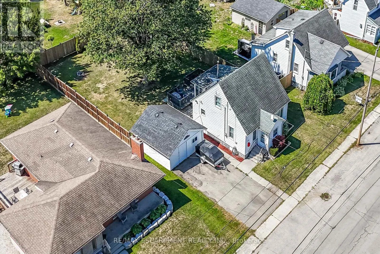 122 FAIRVIEW AVENUE E