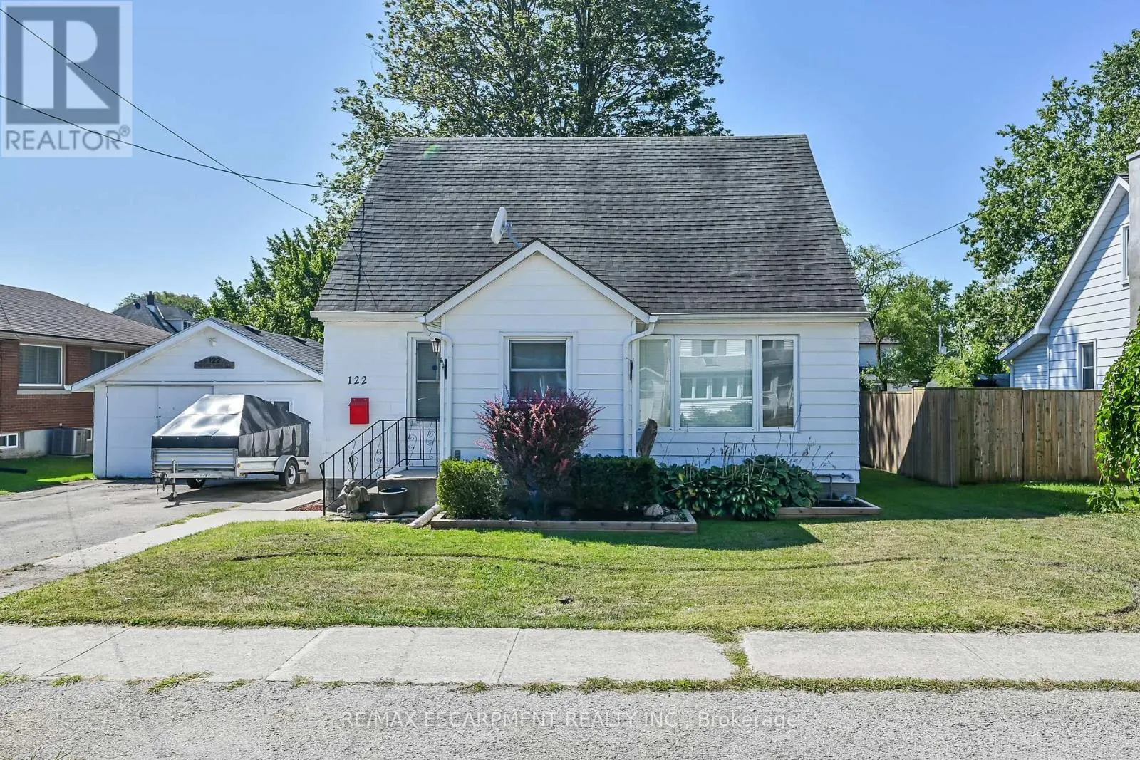 122 FAIRVIEW AVENUE E