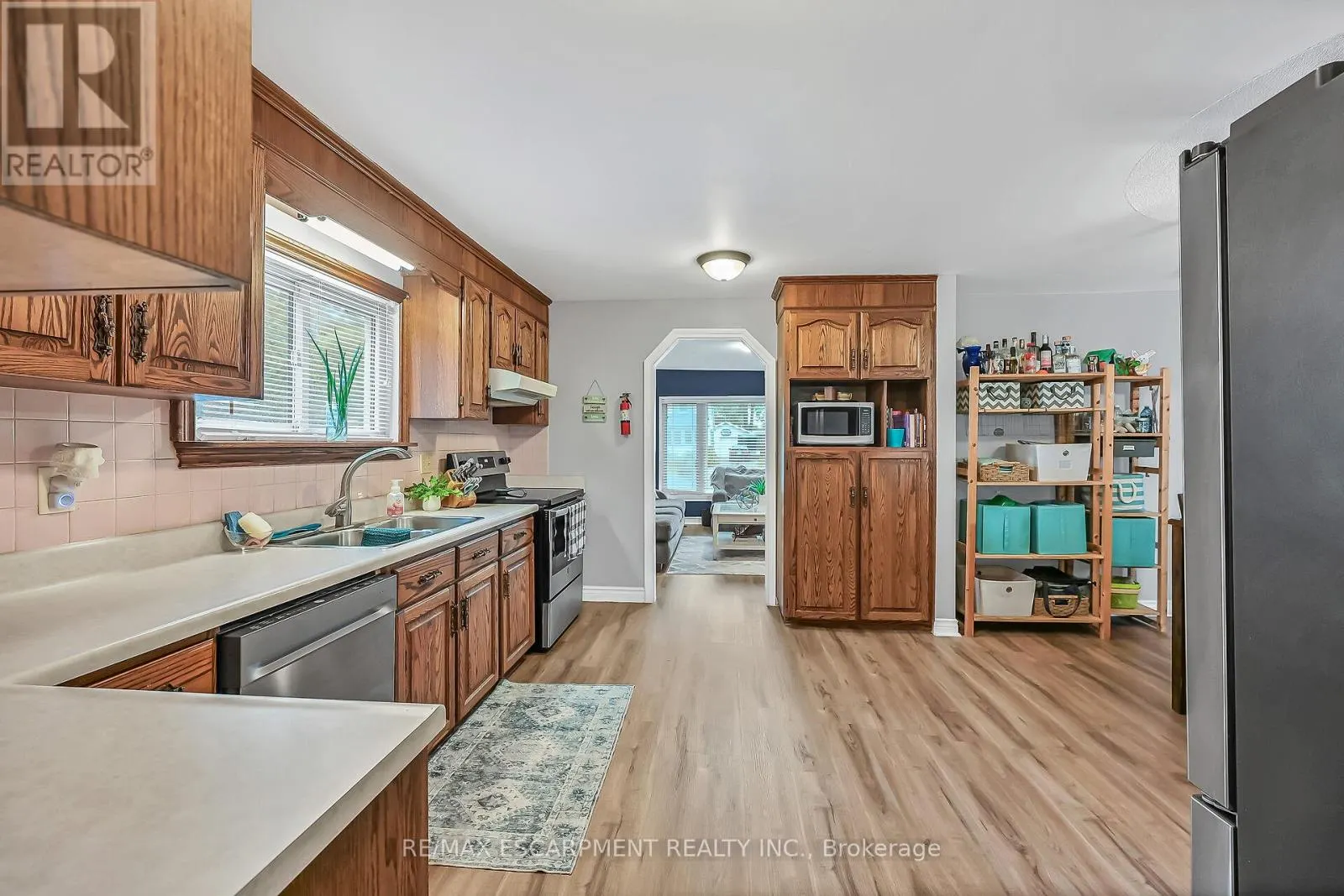 122 FAIRVIEW AVENUE E