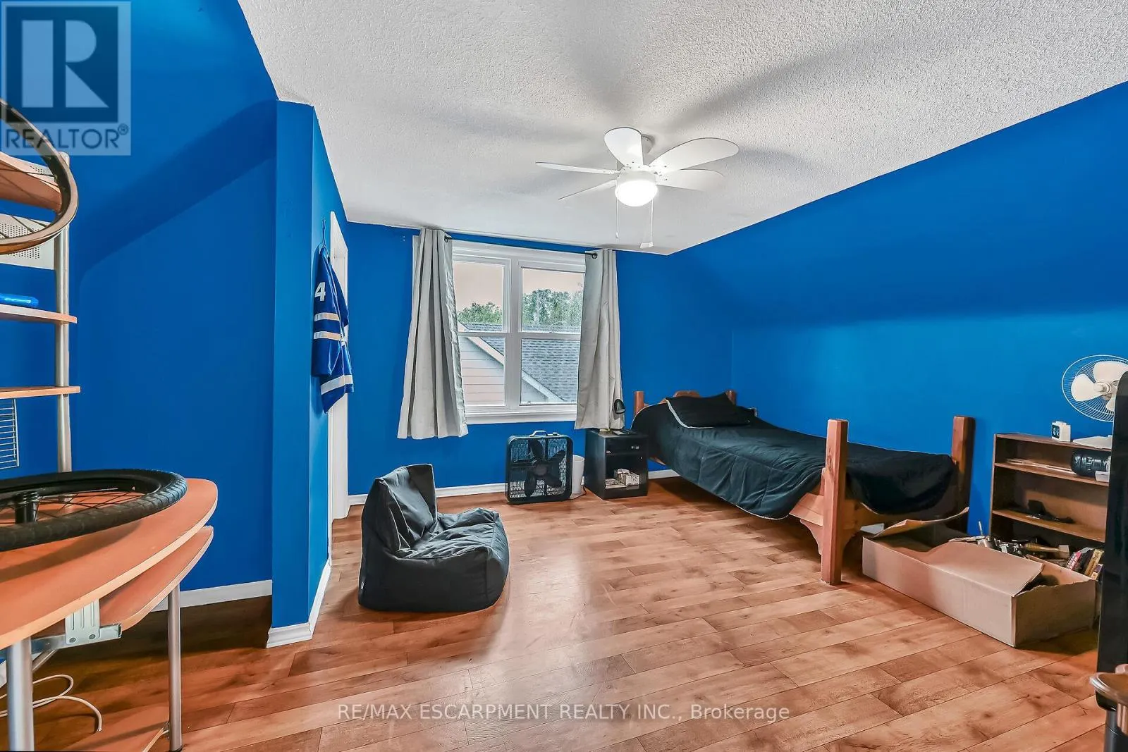 122 FAIRVIEW AVENUE E