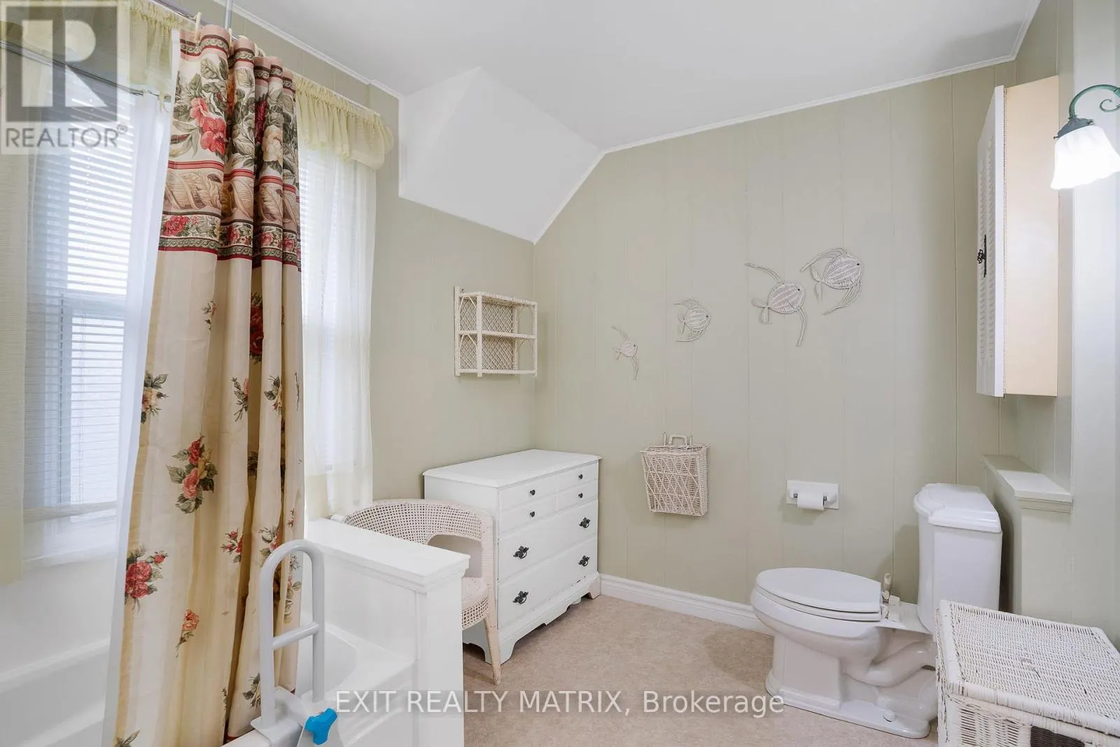 469 SMERDON STREET
