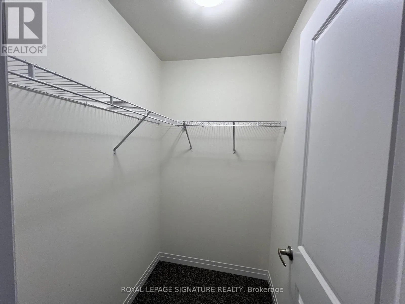 121 DINGMAN STREET