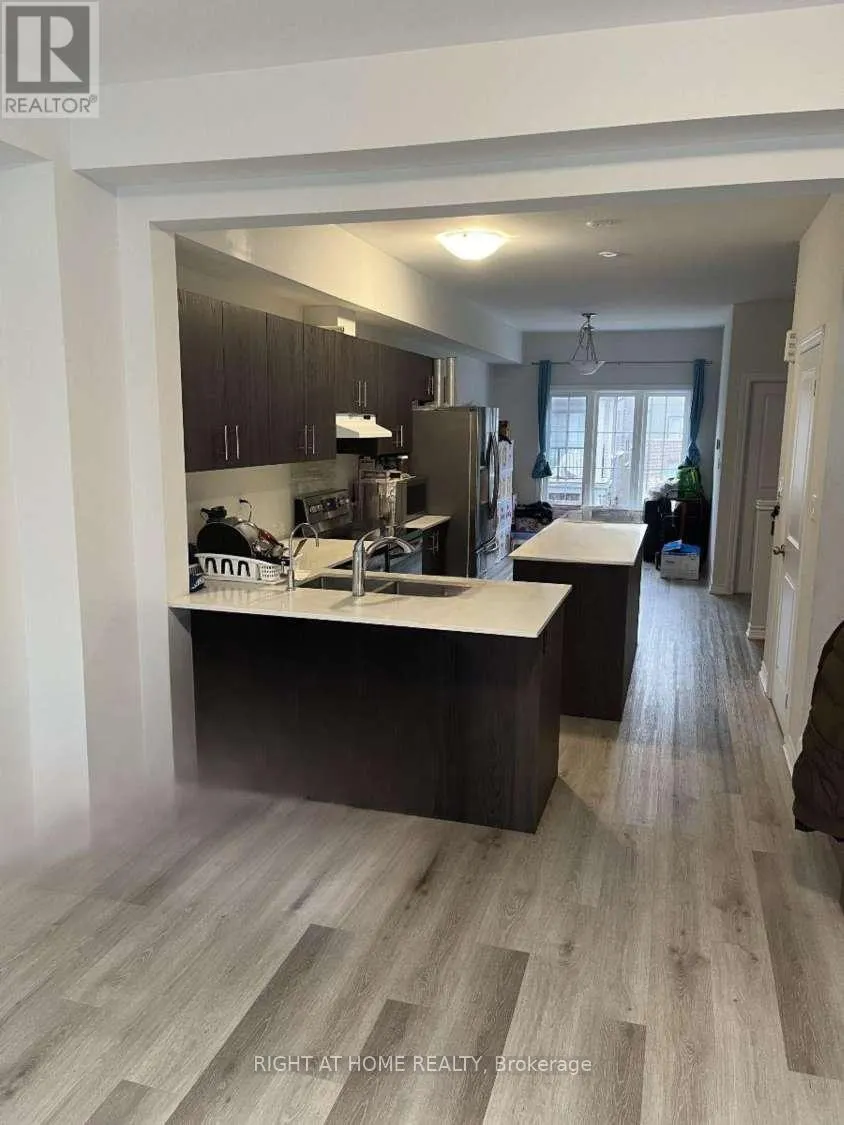 27 - 124 COMPASS TRAIL