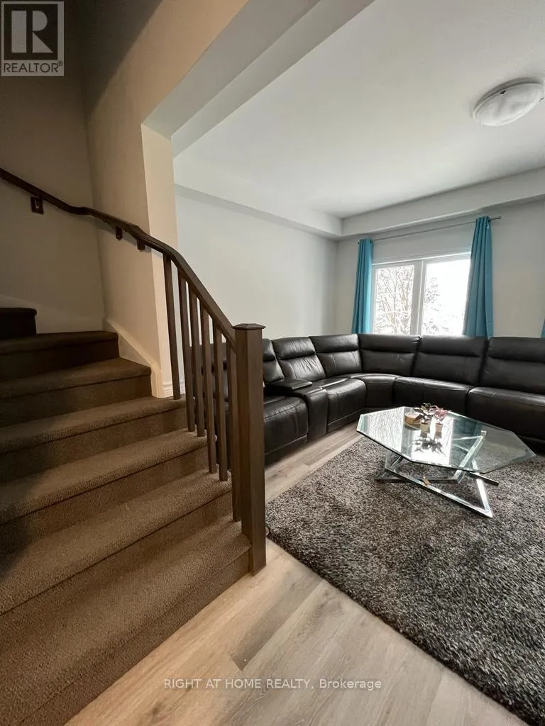 27 - 124 COMPASS TRAIL