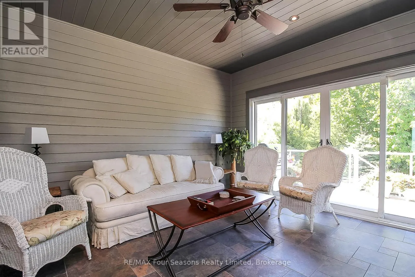 120 SCHOOLHOUSE COURT