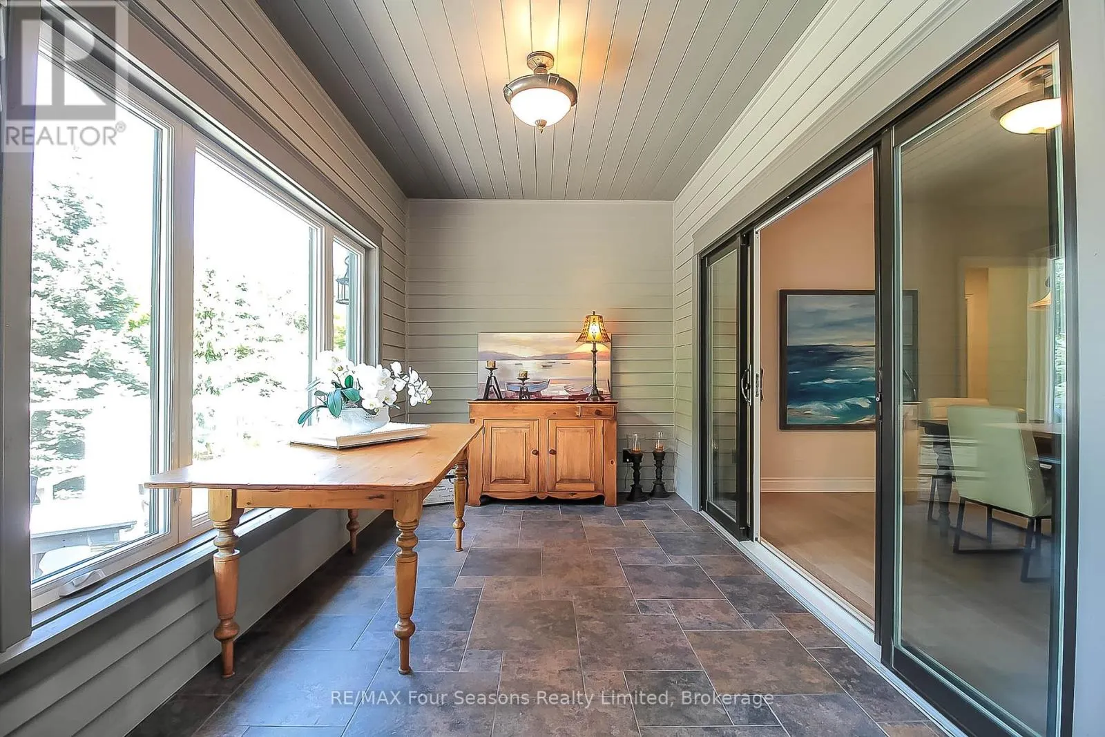 120 SCHOOLHOUSE COURT