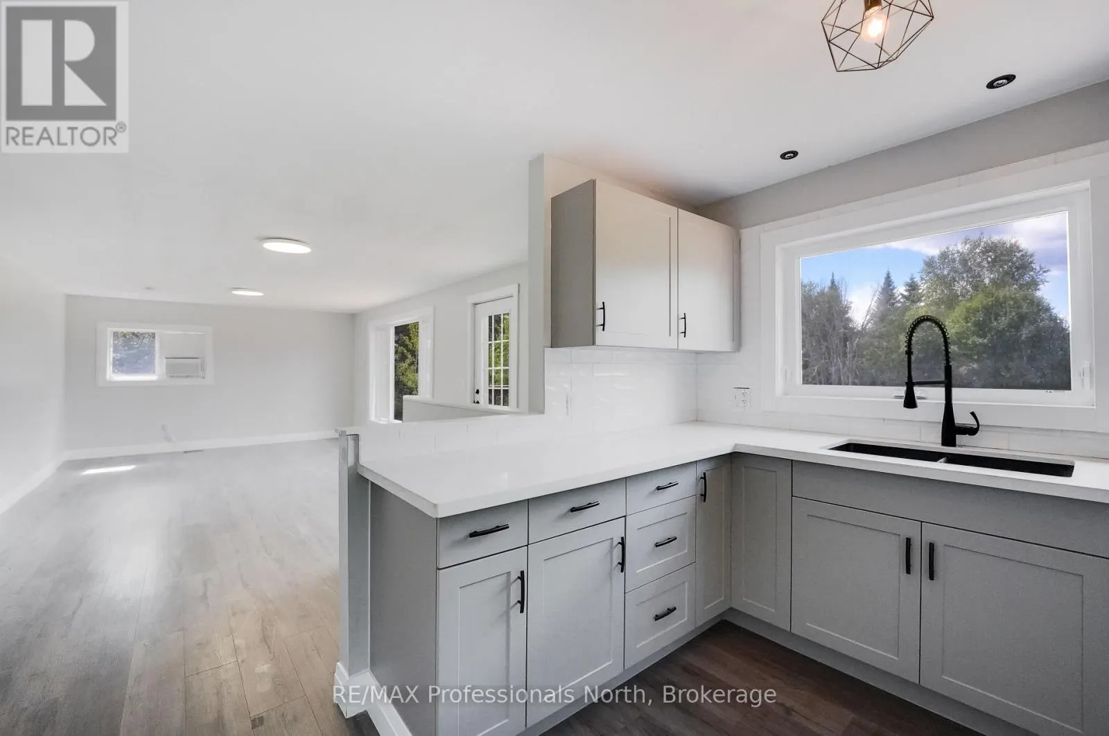 1130 SAUNDERS ROAD