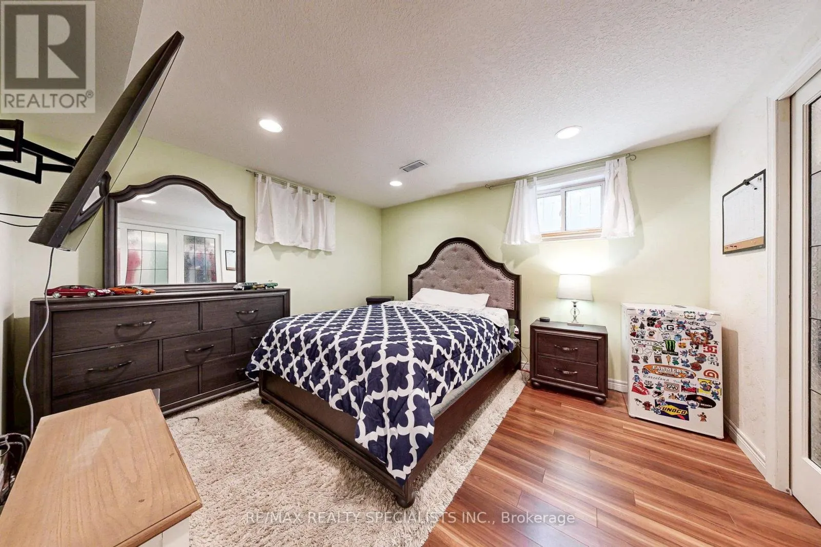 99 PINNACLE DRIVE