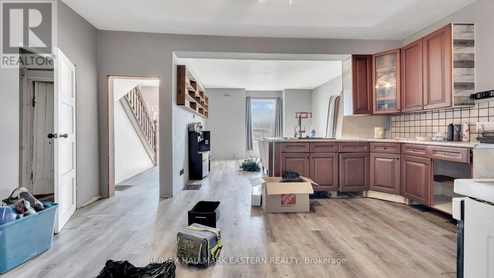 14 OTTAWA STREET W