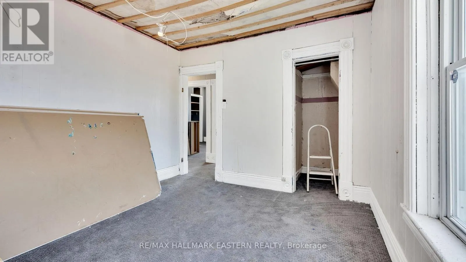 14 OTTAWA STREET W