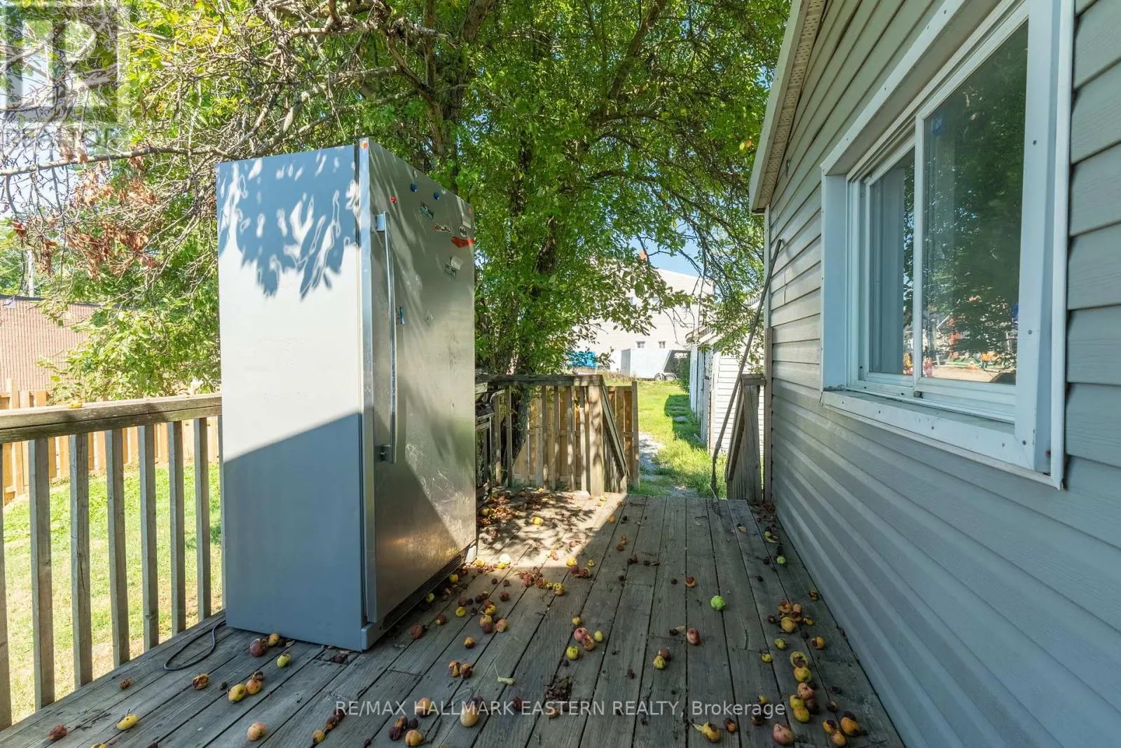 14 OTTAWA STREET W