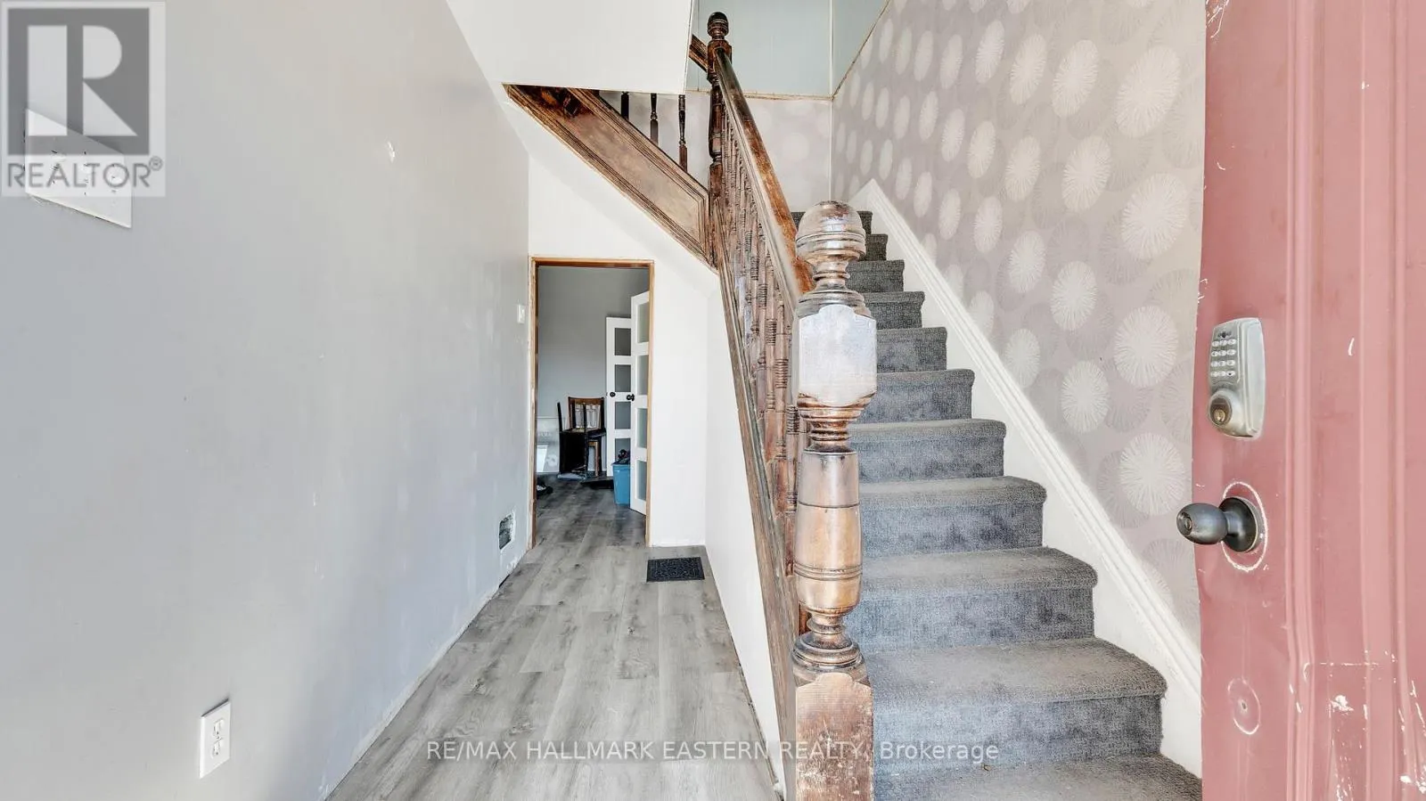 14 OTTAWA STREET W