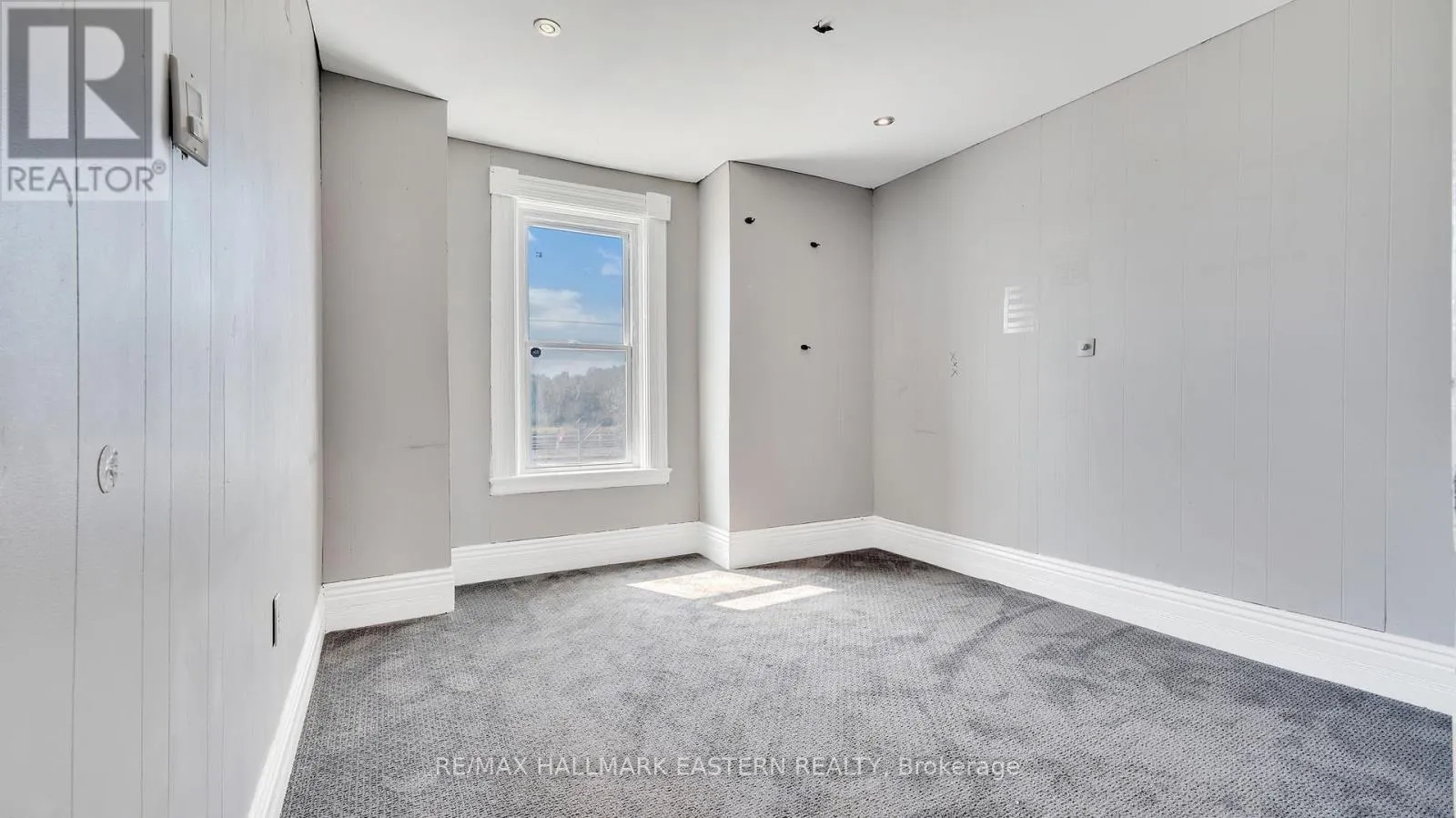 14 OTTAWA STREET W