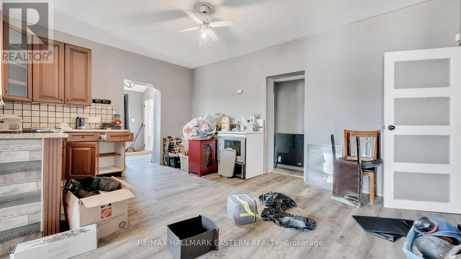 14 OTTAWA STREET W