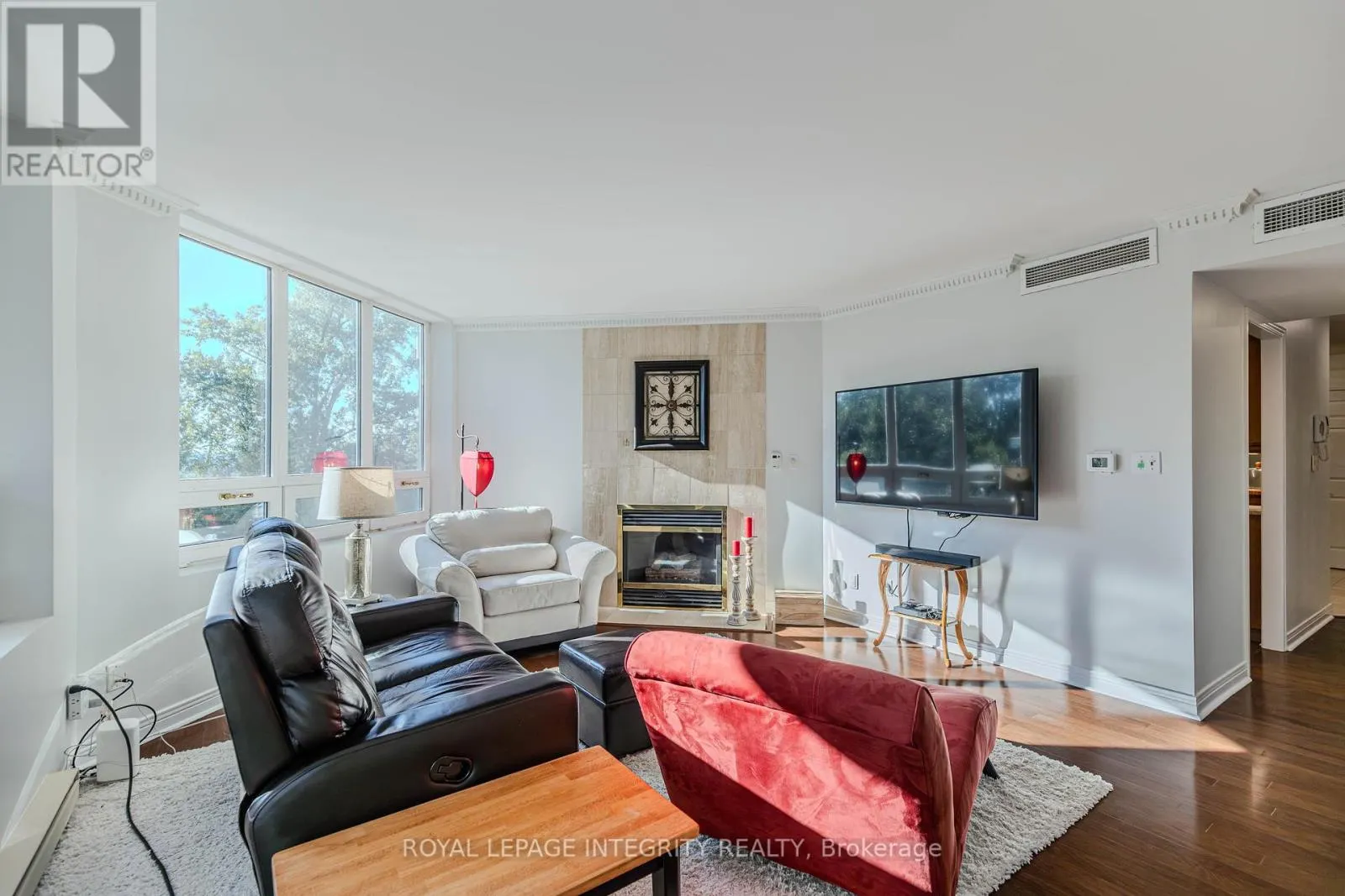 203 - 3099 CARLING AVENUE