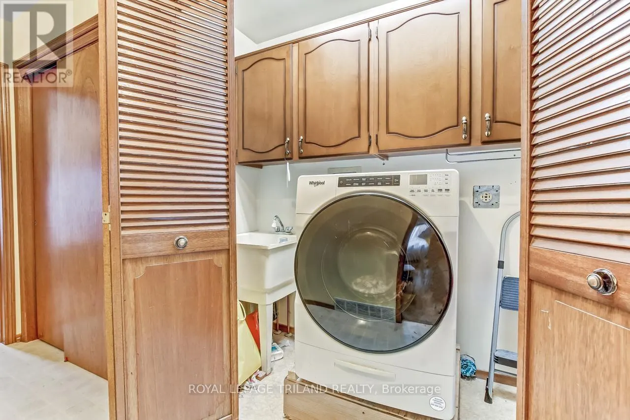 306 HIGHVIEW DRIVE