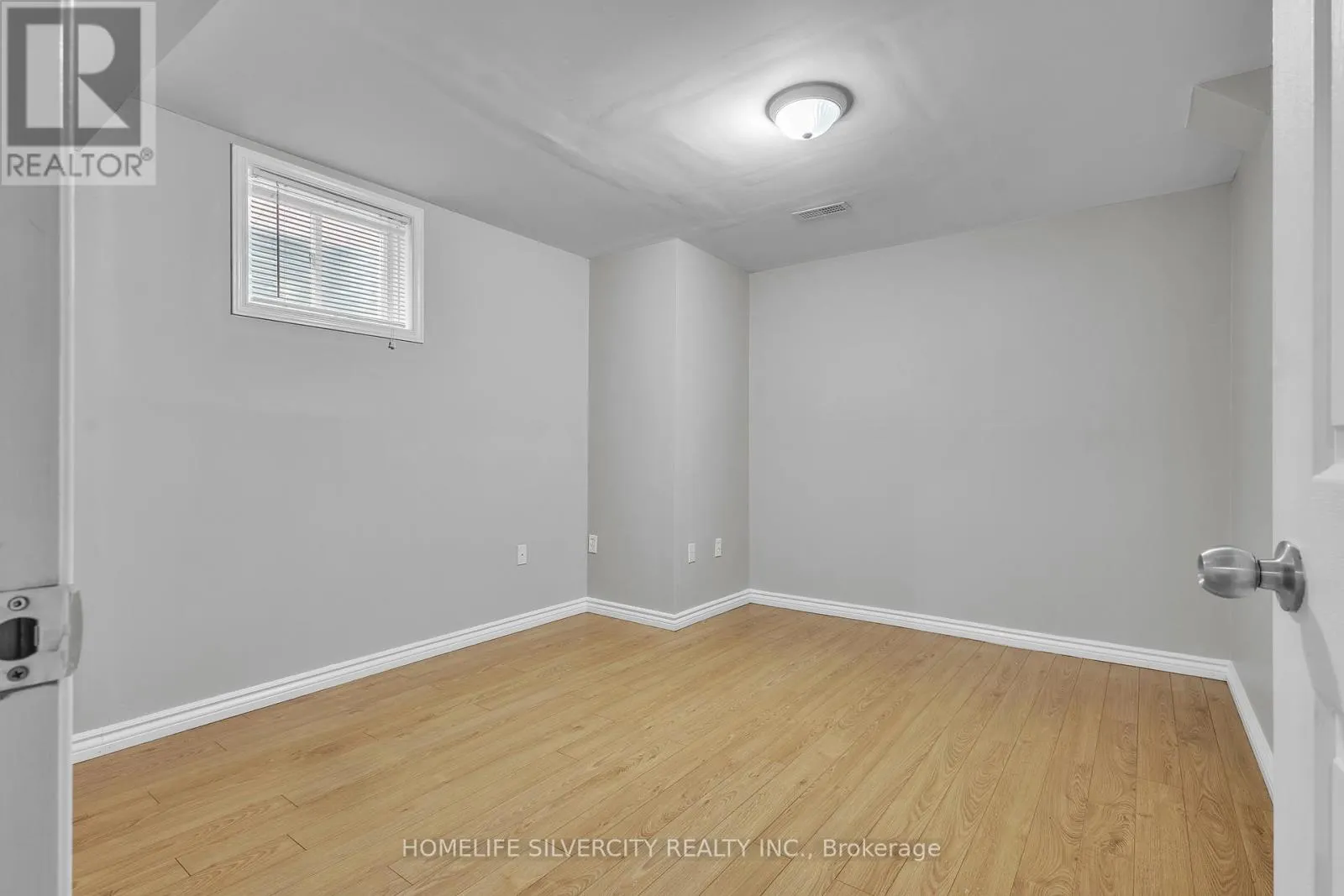 28 SILVERTHORNE DRIVE