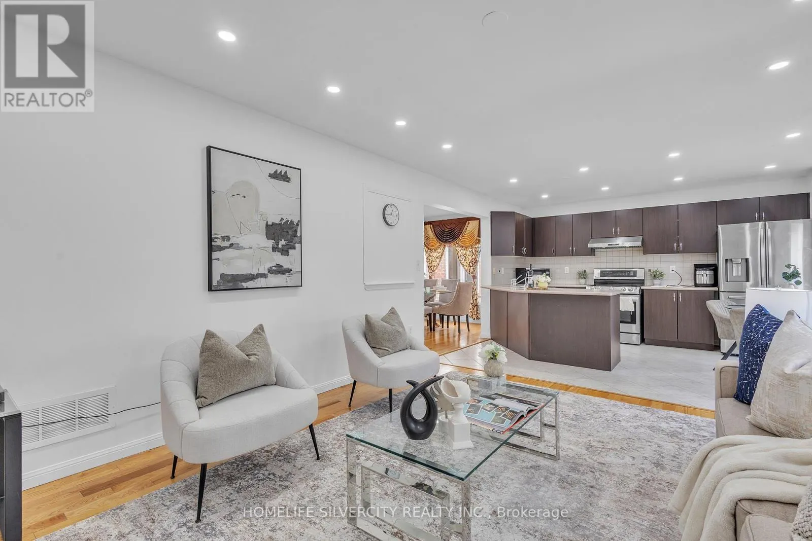 28 SILVERTHORNE DRIVE