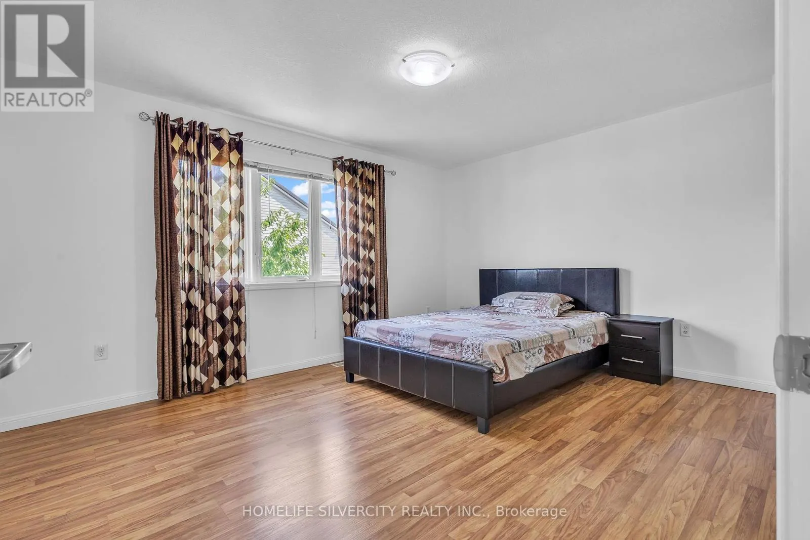 28 SILVERTHORNE DRIVE