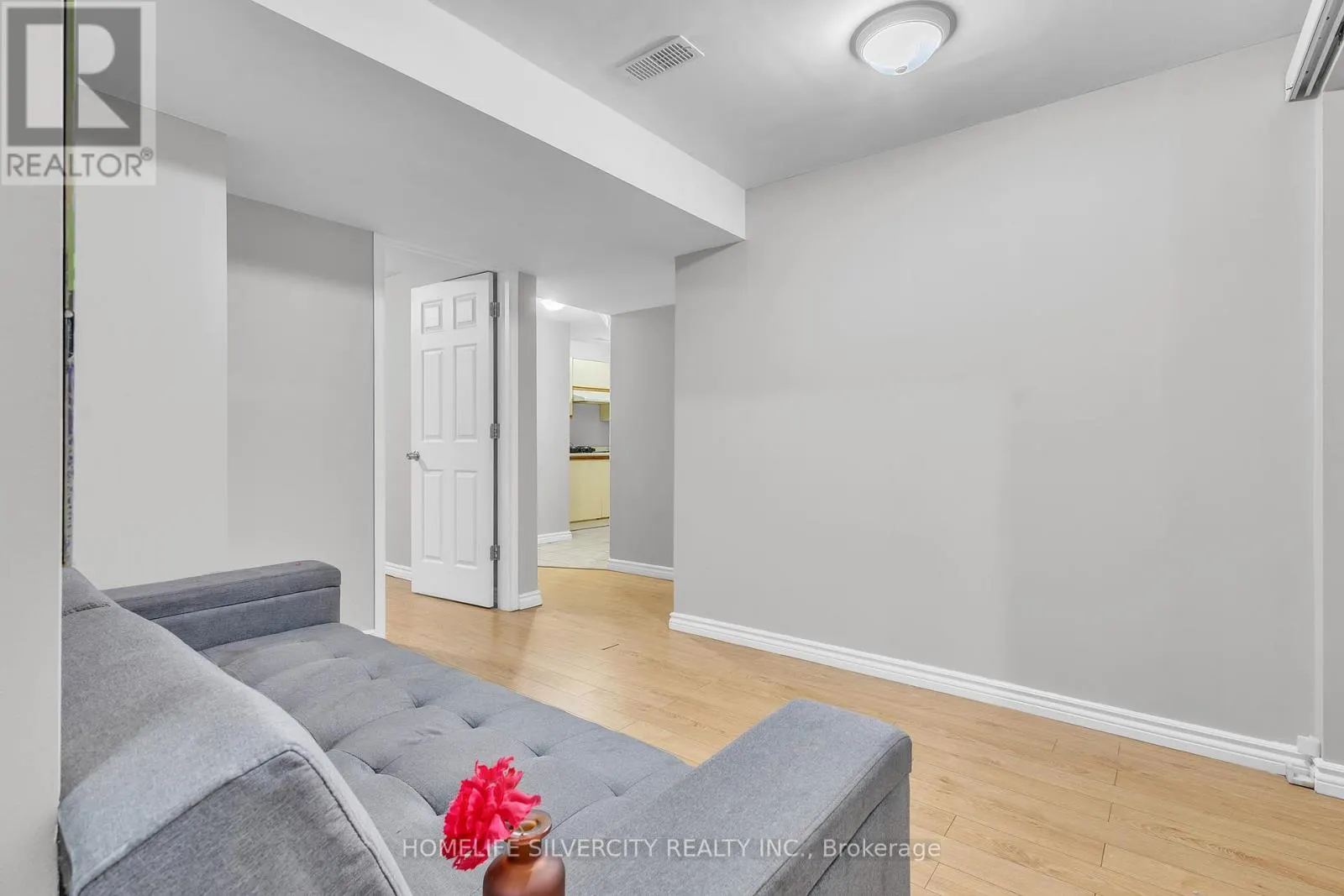 28 SILVERTHORNE DRIVE