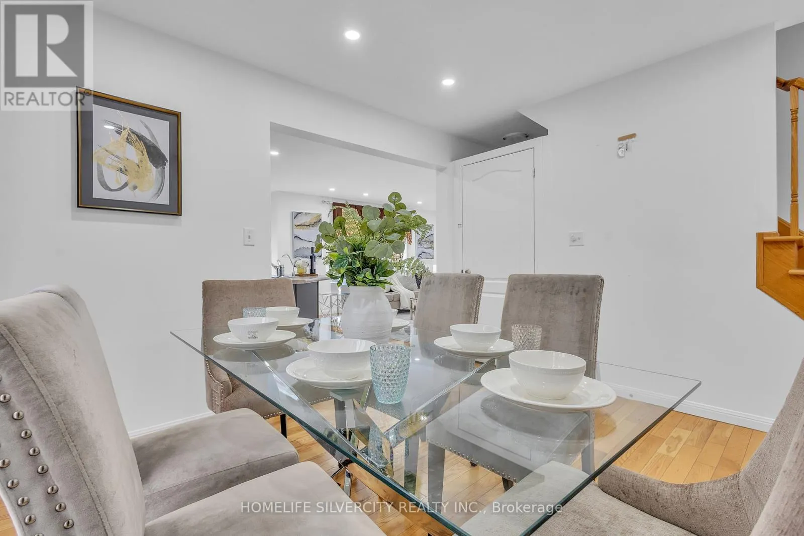 28 SILVERTHORNE DRIVE
