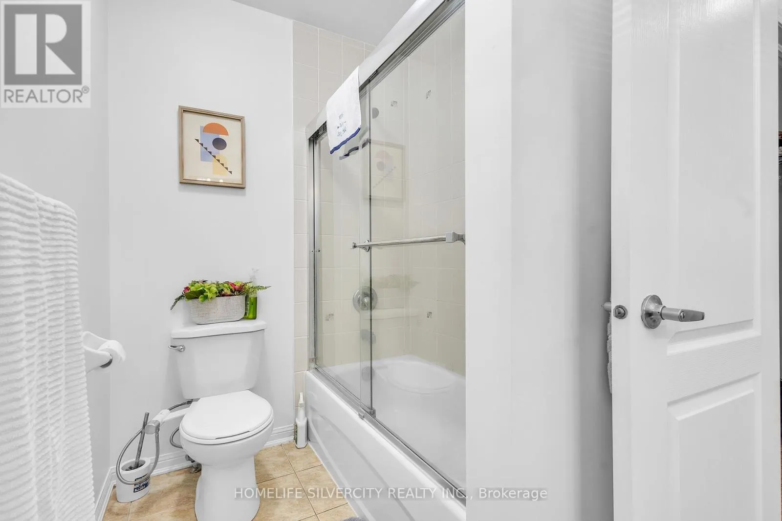 28 SILVERTHORNE DRIVE